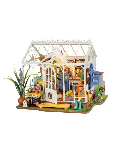 DREAMY GARDEN HOUSE